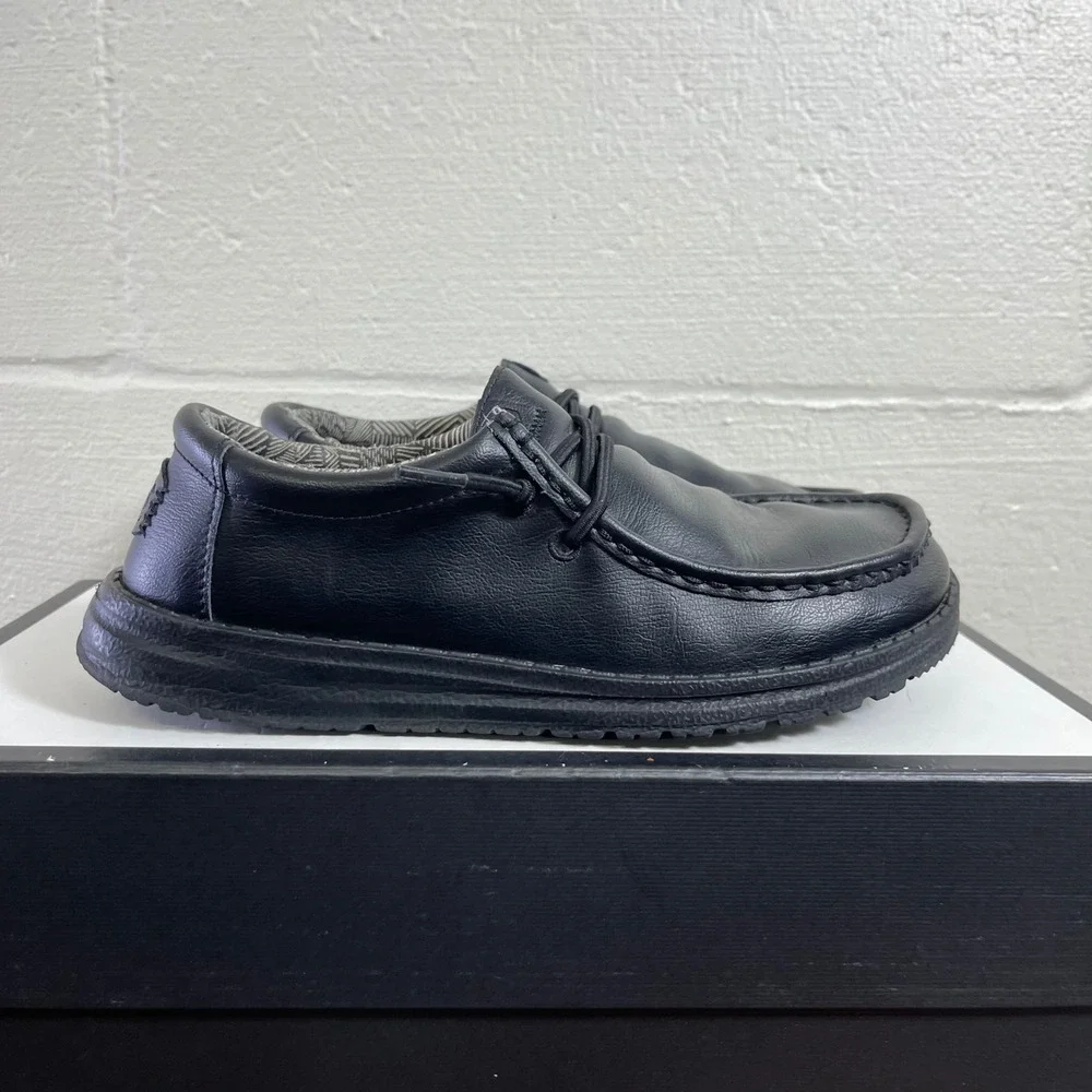 Hey Dude Wally Youth Mono Leather Youth Size US 6Y/38 EU
